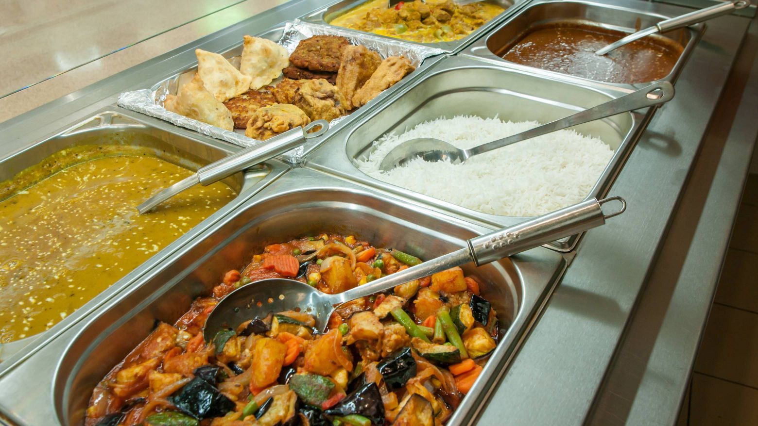 What are the Common Mistakes to Avoid When Choosing a Catering Services?
